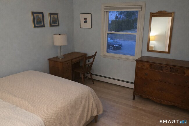 Building Photo - 201 Seneca Dr