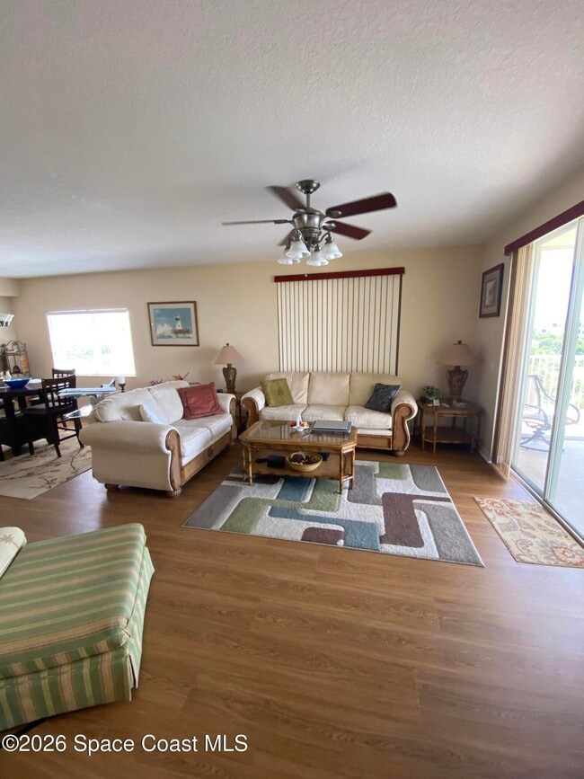 Building Photo - 8951 Lake Dr