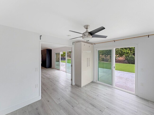 Building Photo - Spacious 5BD/4BA Poway Home with Hill View...