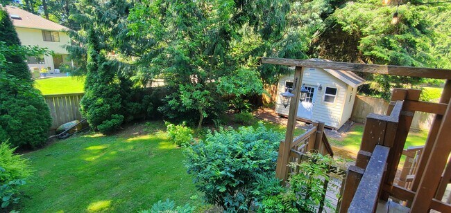 Building Photo - Large Secluded Lot, Kirkland
