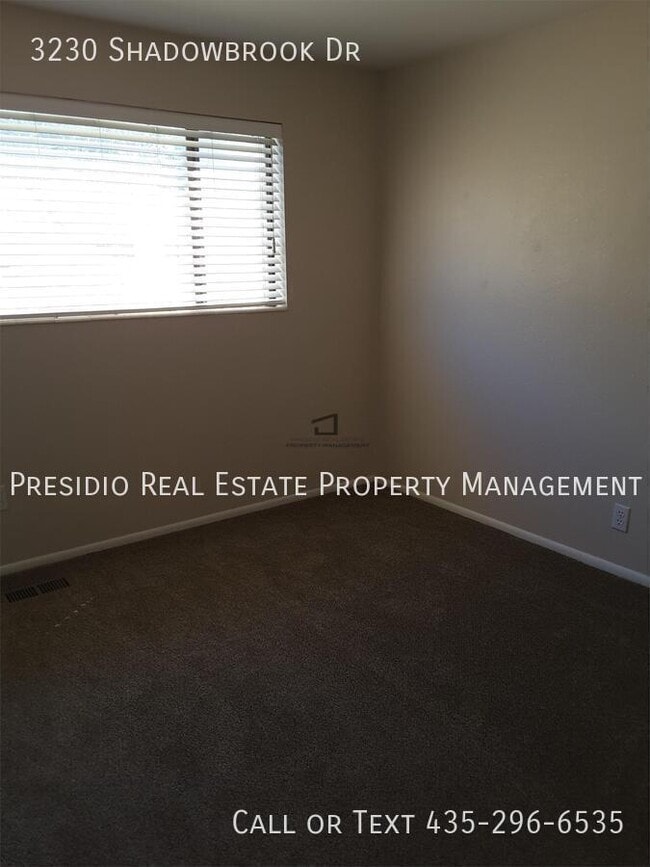 Building Photo - 3230 N Shadowbrook Dr