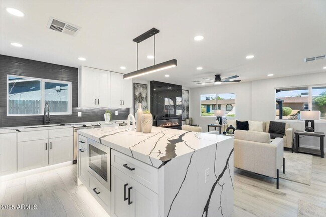 Building Photo - 14820 N 35th St