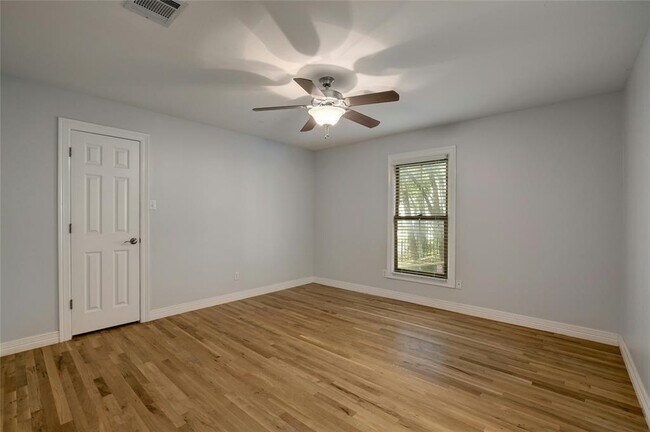 Building Photo - 2101 N Lamar Blvd