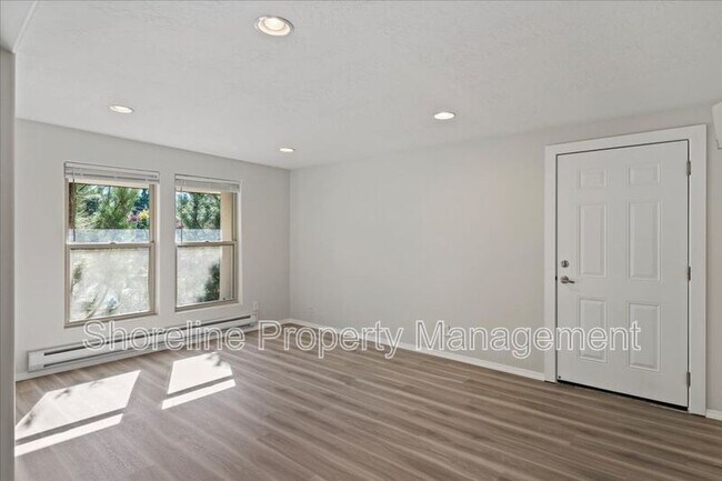 Building Photo - 2607 Lancaster Dr