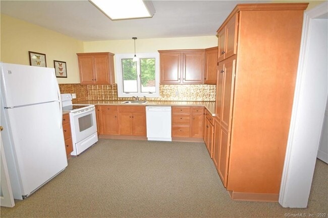 Building Photo - 405 Maple Ave