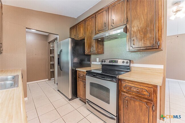 Building Photo - 3006 Belmont Dr