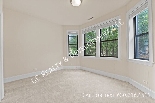 Building Photo - 7635 N Greenview Ave
