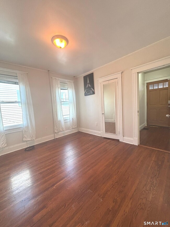 Building Photo - 143 Brown St