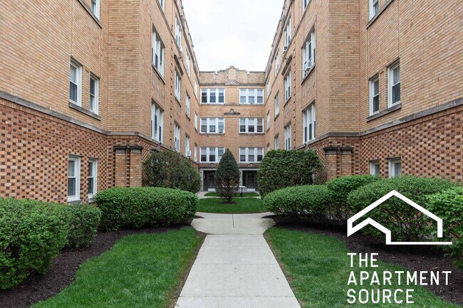 Building Photo - 4009 N Lowell Ave