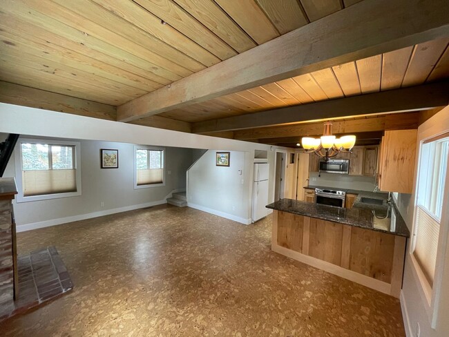 Building Photo - Gardner Mountain Gem - Just Steps from Miles and Miles of Trails
