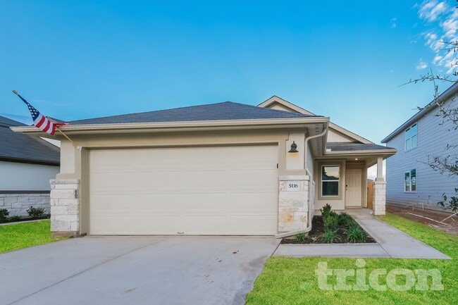 Building Photo - 5116 Saddle Clb Dr