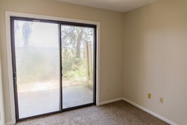 Building Photo - 2362 Parsonage Rd