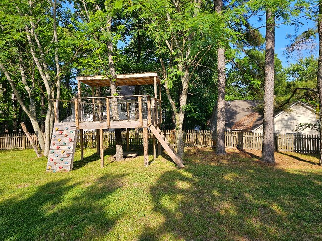 Building Photo - 10 Highgrove Ln