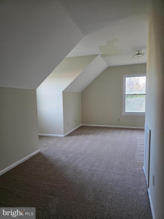 Building Photo - 11 Acapella Ct