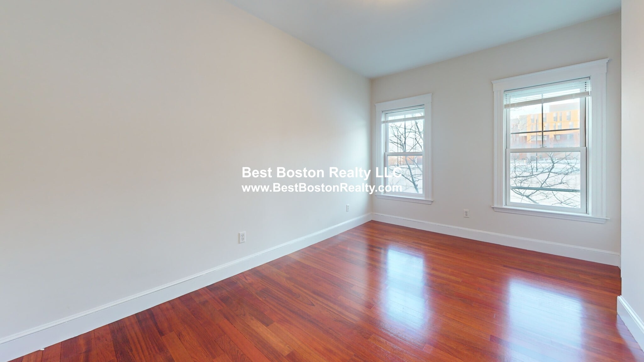 Building Photo - 156 School St