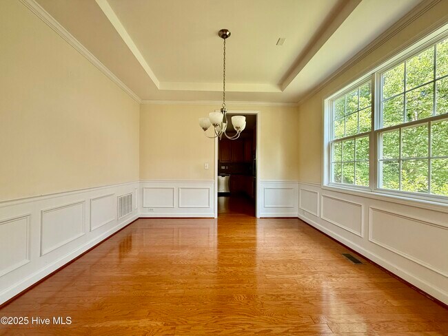 Building Photo - 410 Harkness Cir