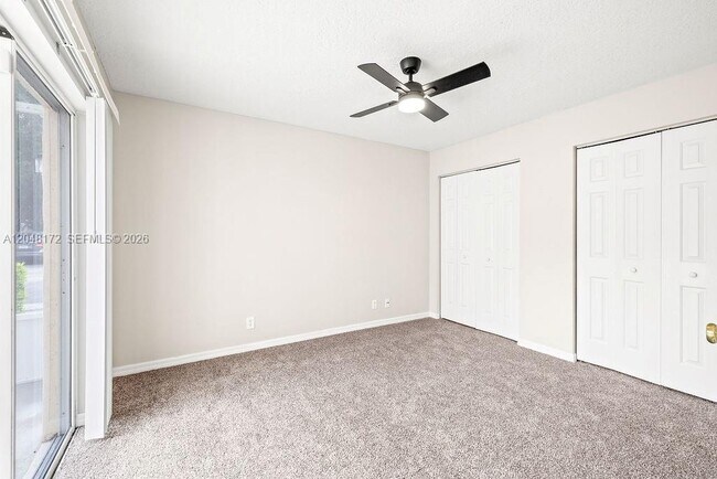 Building Photo - 1542 N Lawnwood Cir
