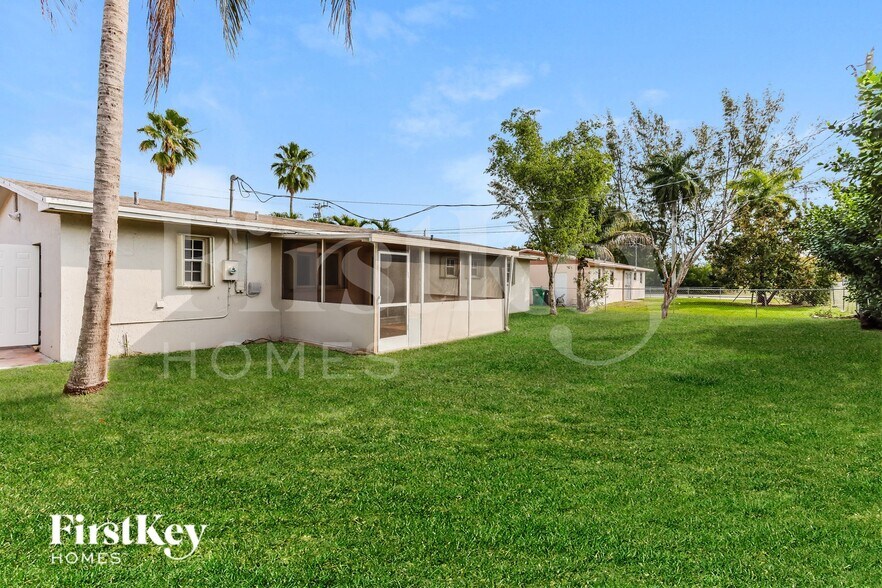 Building Photo - 8710 SW 200th St