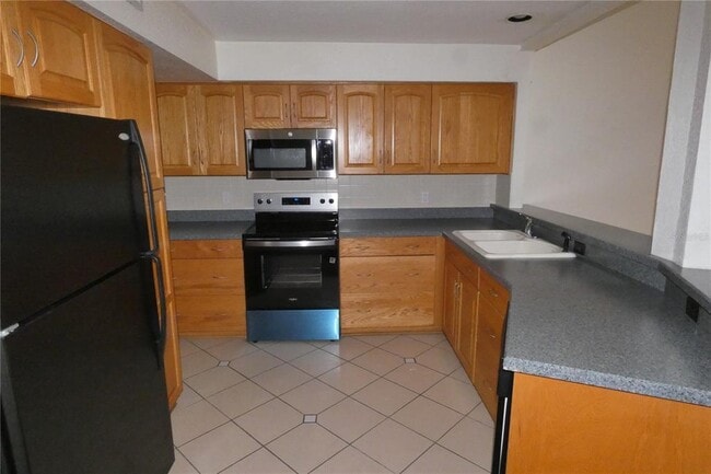 Building Photo - 617 Segovia Ct NE