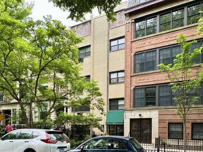 Building Photo - 1538 N Dearborn St
