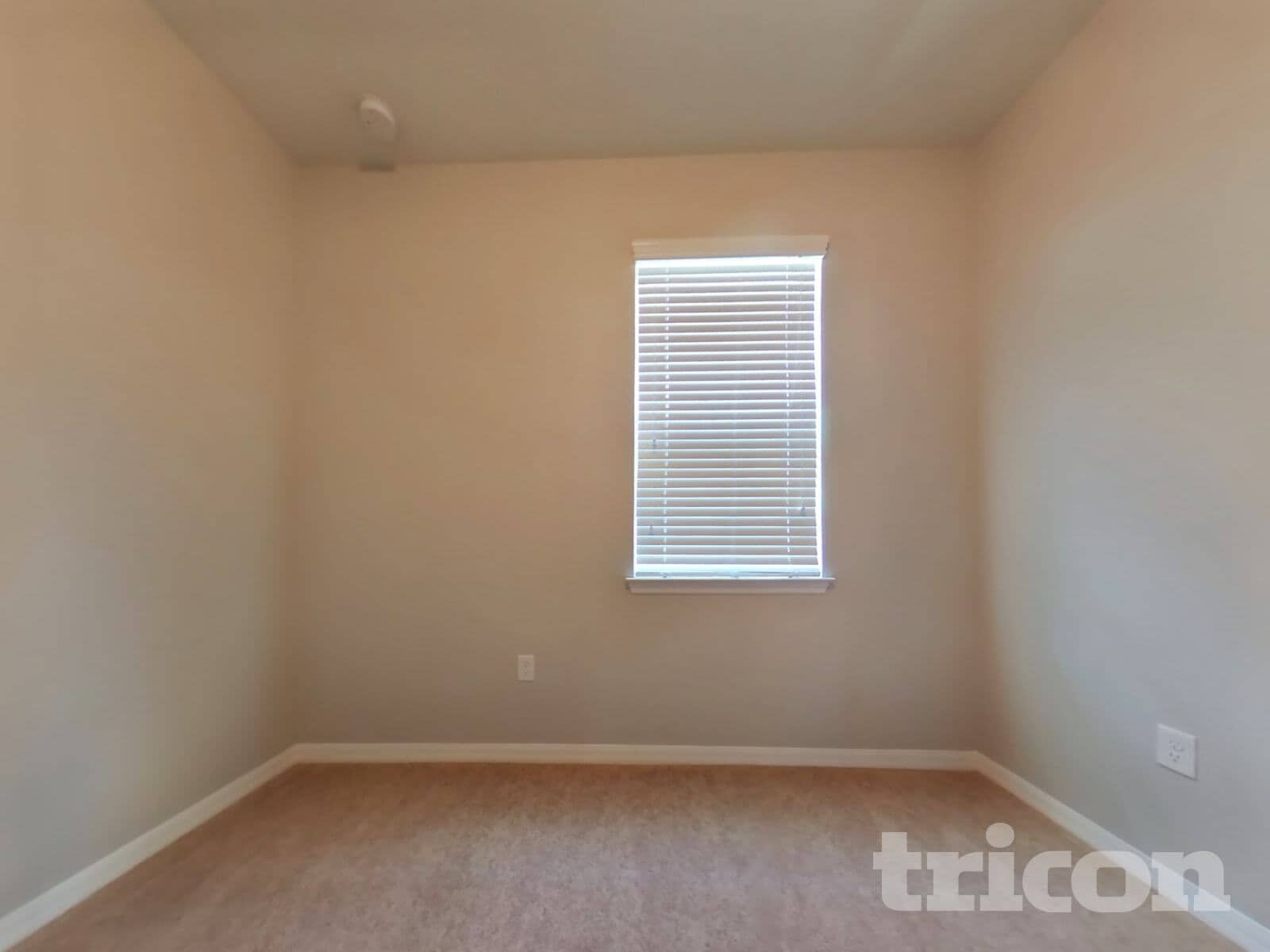 Building Photo - 2837 E Lake Pointe Dr