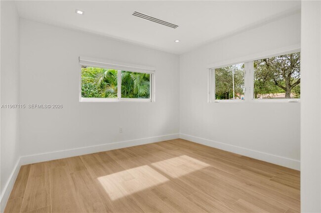 Building Photo - 6011 Maynada St