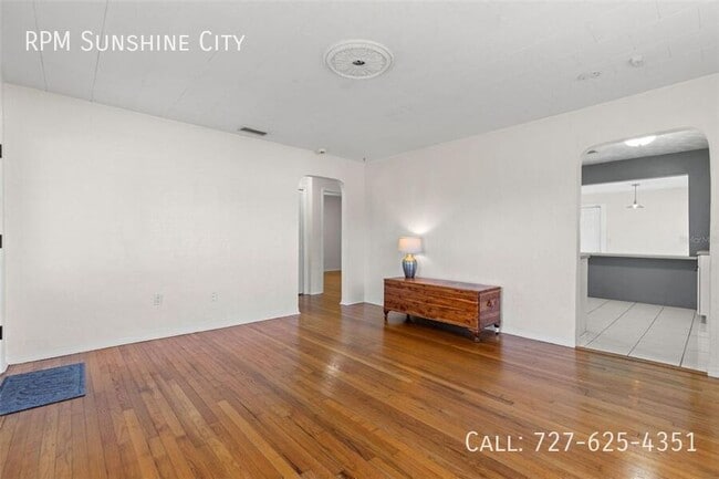 Building Photo - 4401 3rd Ave N