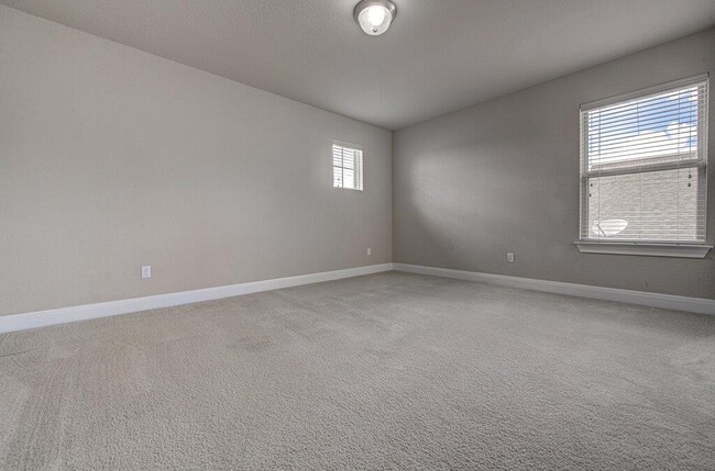 Building Photo - 5821 Viejo Dr