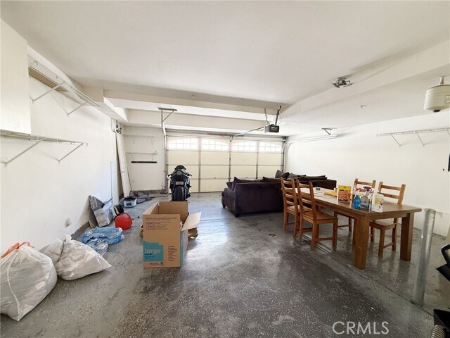 Building Photo - 424 Silk Tree