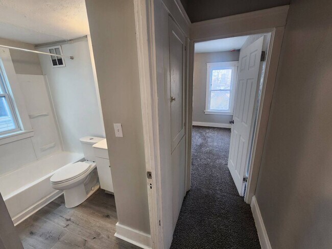 Building Photo - 11705 Ablewhite Ave