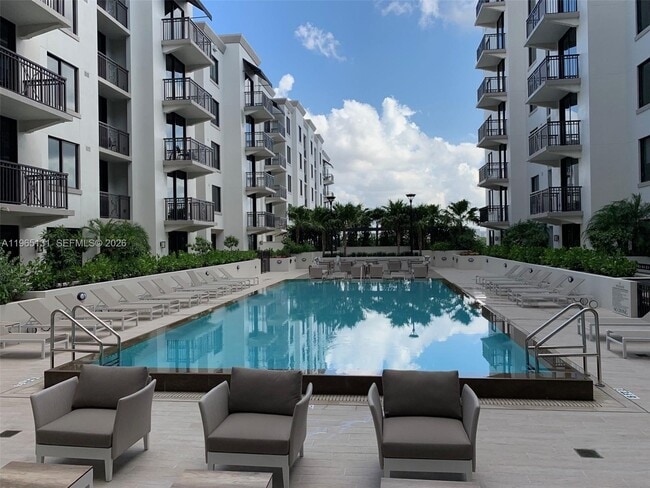 Building Photo - 301 Altara Ave