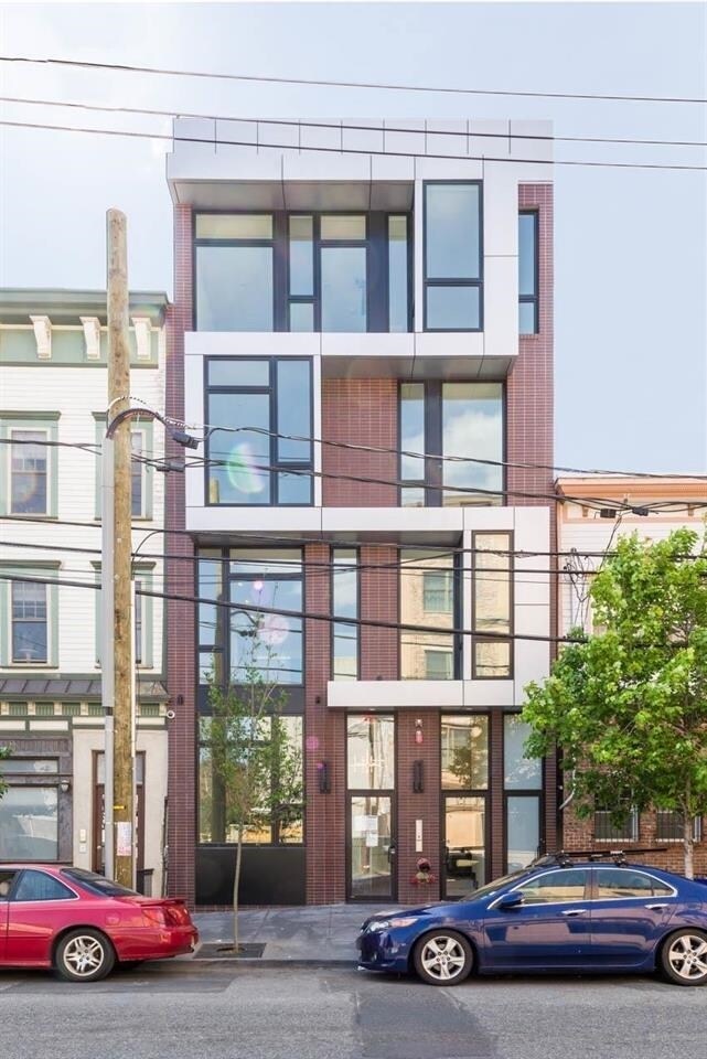 Building Photo - 129 Brunswick St