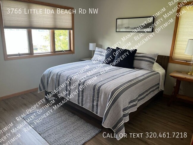 Building Photo - 3766 Little Ida Beach Rd NW