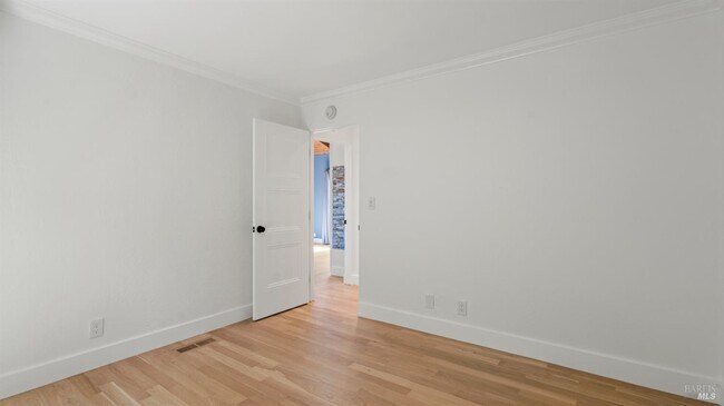 Building Photo - 311 Grandview Ave