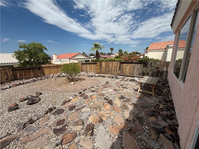 Building Photo - 6529 Lantana Dr