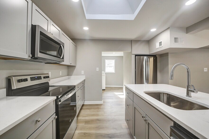 Building Photo - 3828 8th St