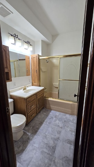 Building Photo - 2327 N 1500 Rd