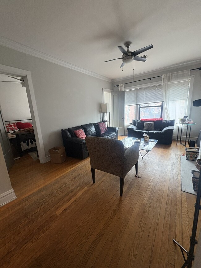 Building Photo - 3720 N Sheffield Ave