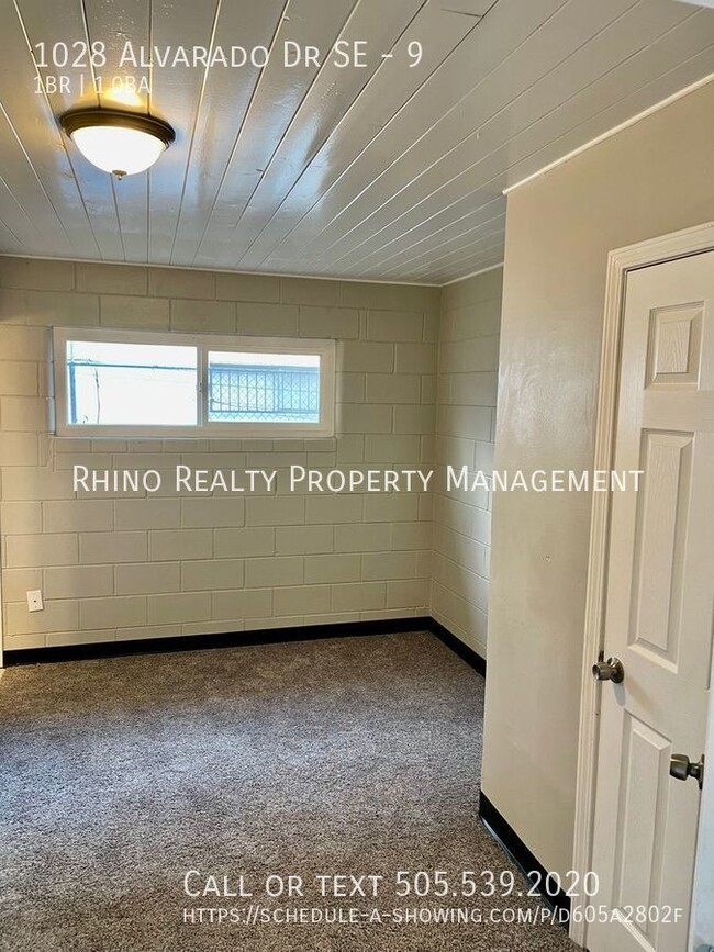 Building Photo - 1st Month Rent Free! Remodeled 1 Bedroom, ...