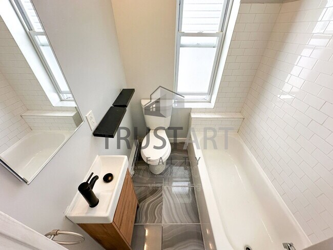 Building Photo - 1257 N 23rd St