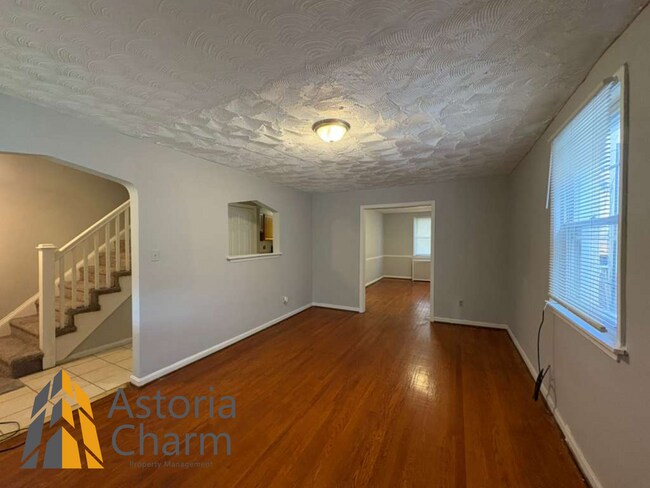 Building Photo - Conveniently Located 4 Bedroom with Privat...