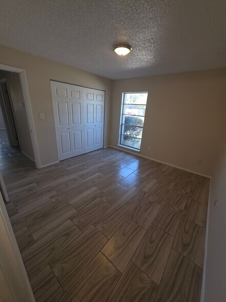 Building Photo - 5420 SE 30th Pl