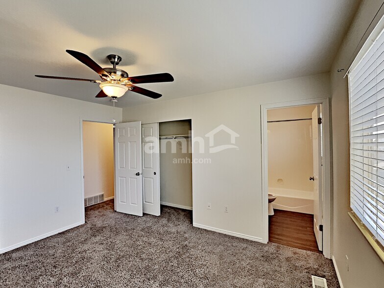 Building Photo - 2899 W 2125 S