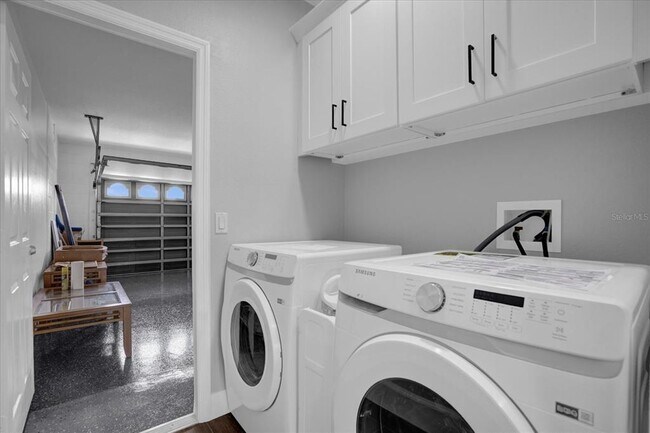 Building Photo - 2806 Moultrie Creek Dr