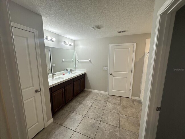 Building Photo - 903 Zone Tailed Hawk Pl