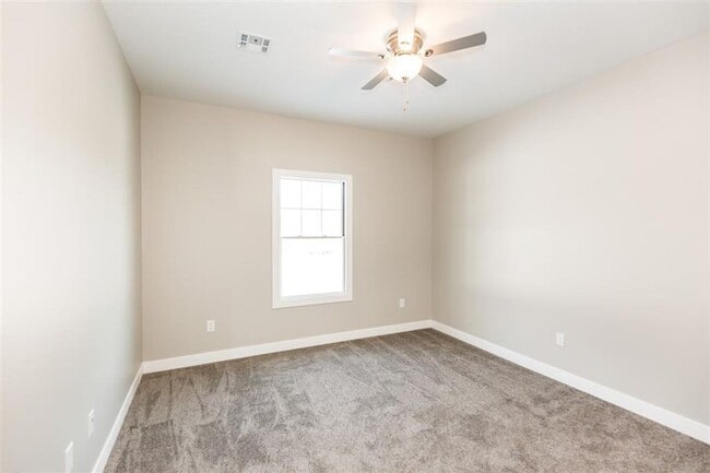 Building Photo - Stunning Home, Great Neighborhood!