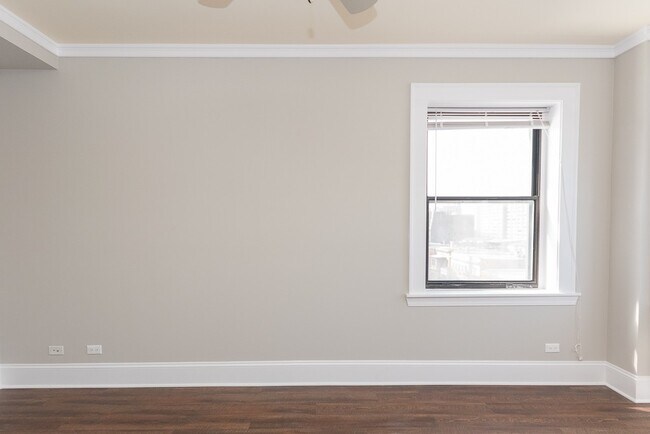 Building Photo - 817 W Lakeside Pl
