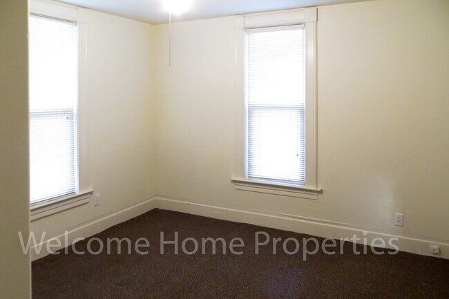 Building Photo - Comfortable 2 Bedroom Home With Shade Trees