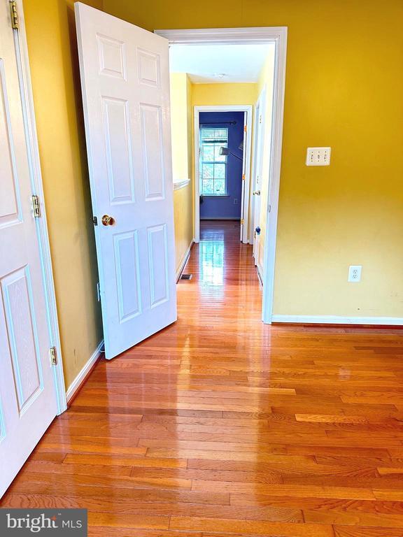 Building Photo - 20408 River Bank St