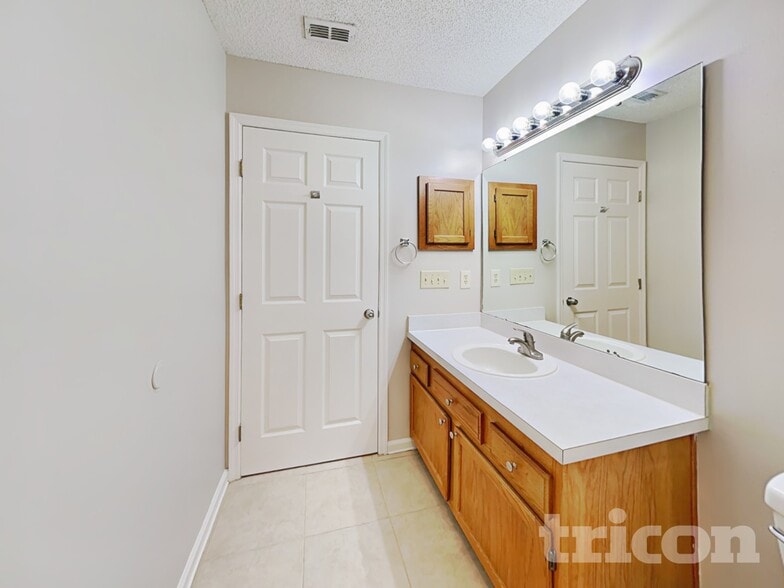 Building Photo - 2999 Tuscarora Tr